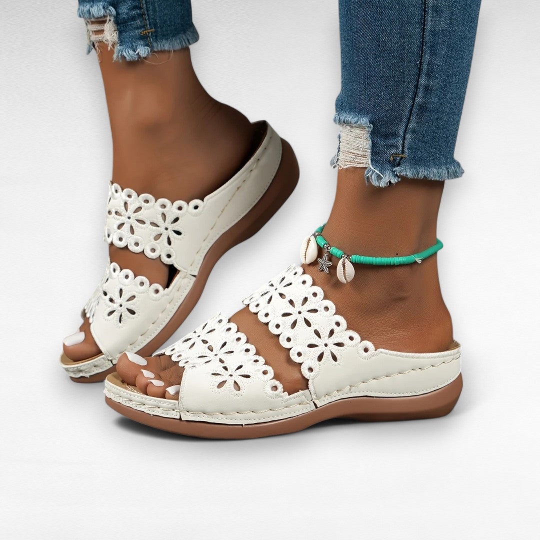 Ines™ – Blomstrede Ortopædiske Sommarsandaler